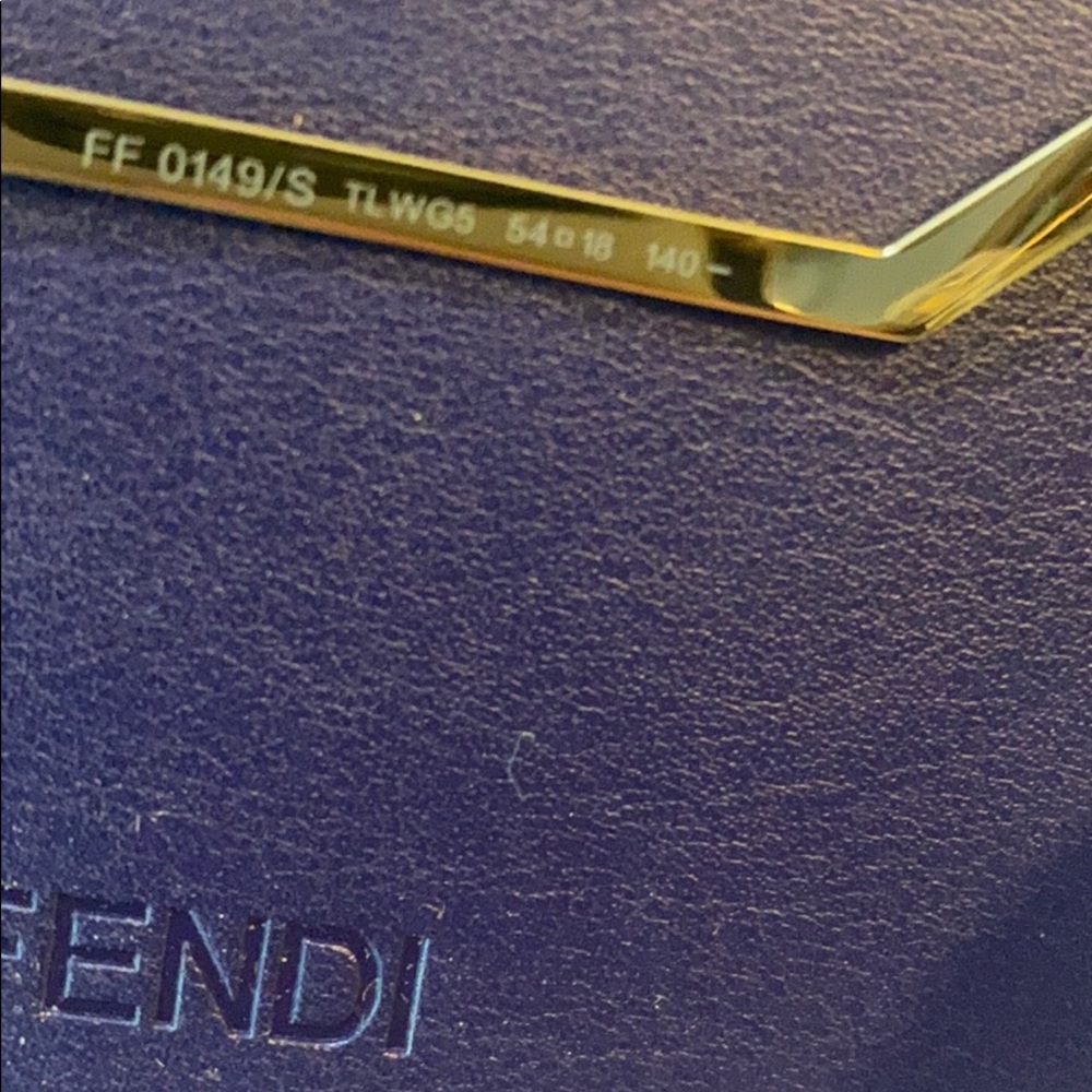 Fendi Sunglasses - Picture 4 of 5